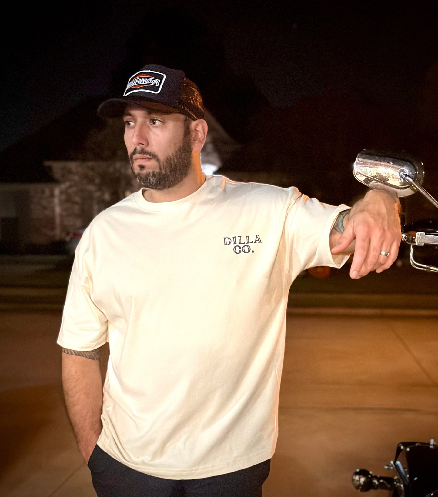 KEEP YOUR FRIENDS CLOSE TEE